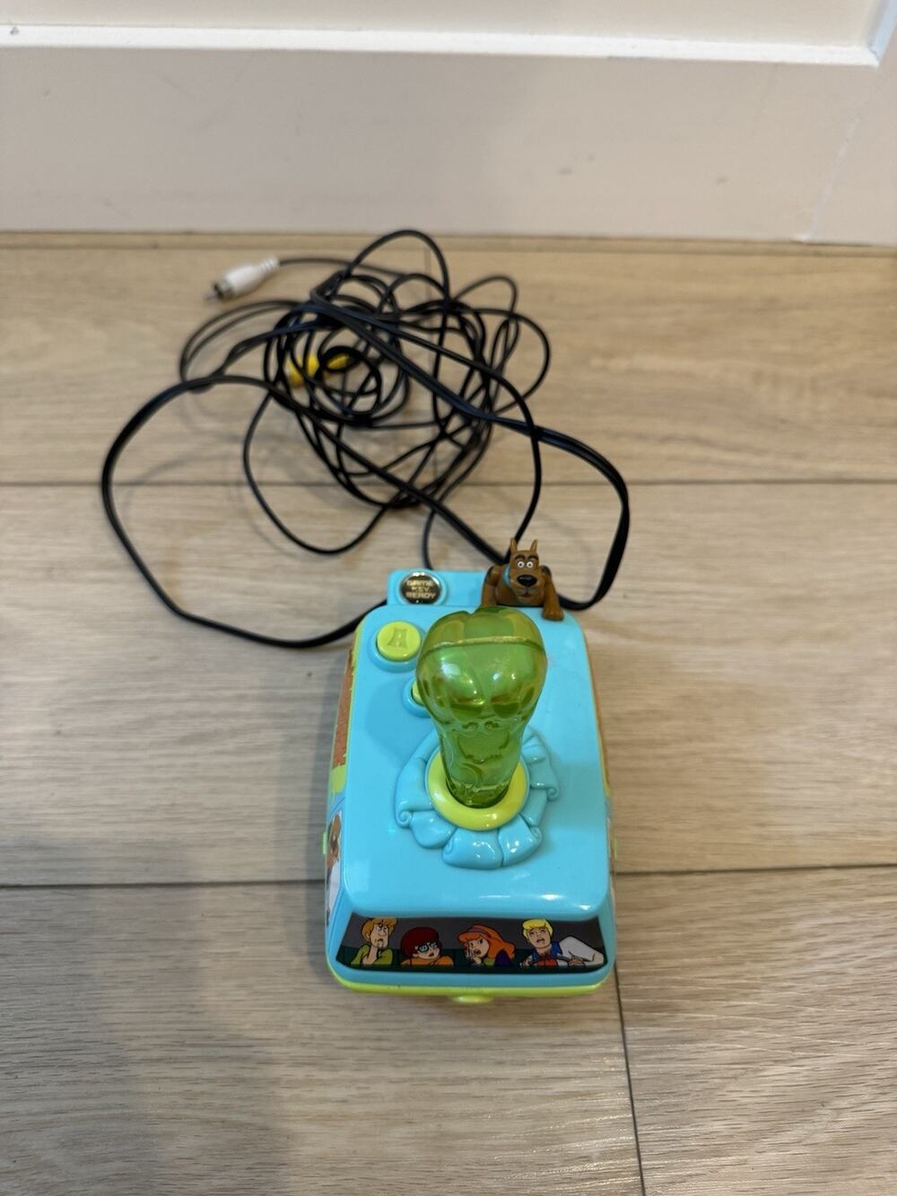 Scooby-Doo Mystery Machine Plug & Play TV Video Game 2006 JAKKS Pacific TESTED